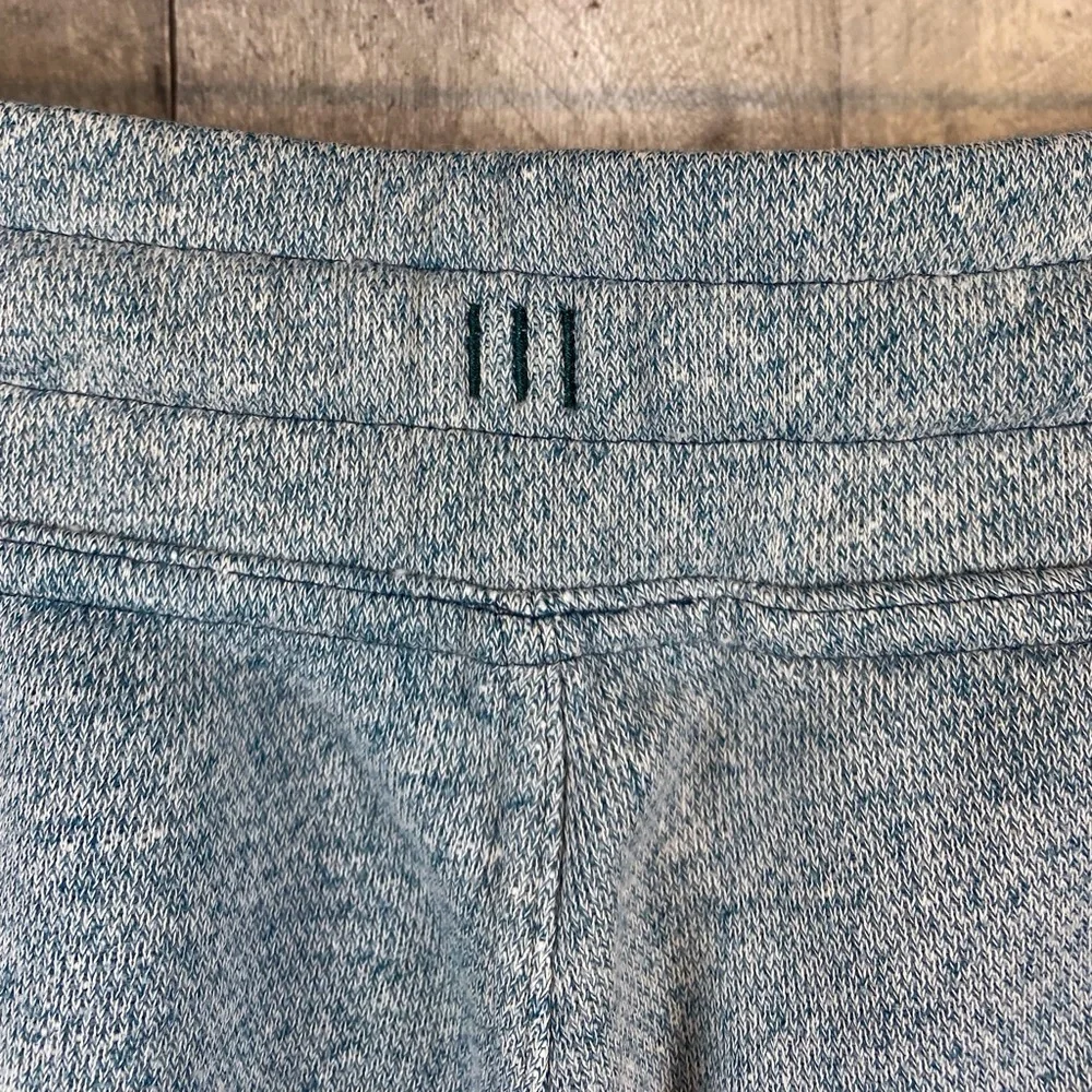 Lululemon Sundown Short in Heathered Tofino Teal Size Medium. - Picture 5 of 16